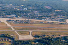 Vue oblique de Base aérienne américaine à le quartier Ramstein in Ramstein-Miesenbach dans le département Rhénanie-Palatinat, Allemagne