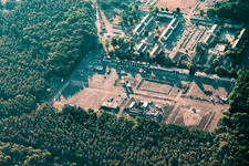 Vue aérienne de Académie intereuropéenne des forces aériennes à le quartier Hohenecken in Kaiserslautern dans le département Rhénanie-Palatinat, Allemagne