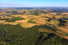 Vue aérienne de Parc éolien de Kreuzhof à le quartier Heimkirchen in Niederkirchen dans le département Rhénanie-Palatinat, Allemagne
