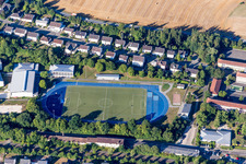 Vue aérienne de Piste en cendres bleues sur le terrain de sport du lycée plus Meisenheim et du Paul-Schneider-Gymnasium à Meisenheim dans le département Rhénanie-Palatinat, Allemagne
