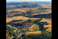 Vue aérienne de Vue du village dans la vallée d'Alsenz depuis le sud à Oberndorf dans le département Rhénanie-Palatinat, Allemagne