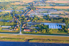 Vue aérienne de Une serre de jardinier à Kiebitsdeich à le quartier Neuengamme in Hamburg dans le département Hambourg, Allemagne
