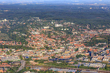 Vue aérienne de Vue de la ville depuis l'est à le quartier Eißendorf in Hamburg dans le département Hambourg, Allemagne