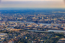 Vue aérienne de Hansahafen sur le Norderelbe depuis le sud à le quartier Kleiner Grasbrook in Hamburg dans le département Hambourg, Allemagne