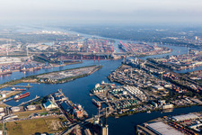 Vue aérienne de Port à conteneurs de Waltershofer Hafen derrière l'île de BLG AutoTerminal Hamburg GmbH & Co. KG à Hamburg dans le département Hambourg, Allemagne