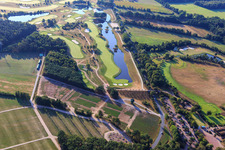 Terrains des parcours de golf Green Eagle (Luhe) à le quartier Luhdorf in Winsen dans le département Basse-Saxe, Allemagne hors des airs