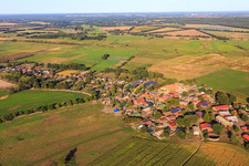 Vue aérienne de Lanze dans le département Schleswig-Holstein, Allemagne