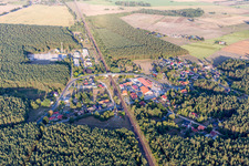 Vue aérienne de Structure de pont ferroviaire pour le tracé des voies ferrées sur la ligne ICE Hambourg-Berlin en Kuhlenfeld à le quartier Kuhlenfeld in Tessin b. Boizenburg dans le département Mecklembourg-Poméranie occidentale, Allemagne