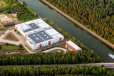 Vue aérienne de Sites de production de Gummi-Waaren Compagnie AG à le quartier Hagen in Lüneburg dans le département Basse-Saxe, Allemagne