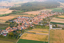 Du nord-est à Erlenbach bei Kandel dans le département Rhénanie-Palatinat, Allemagne d'en haut