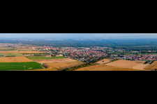 Vue aérienne de Panorama à le quartier Minderslachen in Kandel dans le département Rhénanie-Palatinat, Allemagne