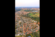 Vue aérienne de Jockgrim dans le département Rhénanie-Palatinat, Allemagne
