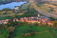 Vue aérienne de Ludwigstraße et Hinterstädl depuis l'ouest à Jockgrim dans le département Rhénanie-Palatinat, Allemagne
