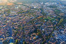 Vue aérienne de Vue d'ensemble de la ville depuis l'est à Speyer dans le département Rhénanie-Palatinat, Allemagne