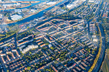 Vue d'oiseau de Quartier Rheinau in Mannheim dans le département Bade-Wurtemberg, Allemagne