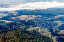 Vue aérienne de Château de Lichtenberg à le quartier Niedernhausen in Fischbachtal dans le département Hesse, Allemagne