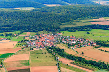 Vue aérienne de Vue du village depuis le nord-ouest à le quartier Obererthal in Hammelburg dans le département Bavière, Allemagne