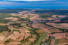 Vue aérienne de Vallée de la Raue Ebrach à le quartier Prölsdorf in Rauhenebrach dans le département Bavière, Allemagne