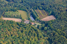 Vue aérienne de Maison des forêts des forêts d'État bavaroises AöR Winkelhof District à le quartier Buch in Ebrach dans le département Bavière, Allemagne