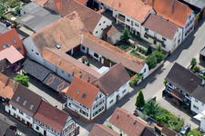 Photographie aérienne de Rue principale vue du nord à Winden dans le département Rhénanie-Palatinat, Allemagne