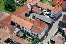 Vue oblique de Rue principale vue du nord à Winden dans le département Rhénanie-Palatinat, Allemagne