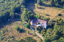 Slevogthof Neukastel à Leinsweiler dans le département Rhénanie-Palatinat, Allemagne hors des airs