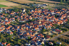Vue aérienne de Centre-ville vu du nord-ouest à Zeiskam dans le département Rhénanie-Palatinat, Allemagne