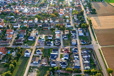 Nouvelle zone de développement Im Holderbusch vue de l'est à Minfeld dans le département Rhénanie-Palatinat, Allemagne vue d'en haut