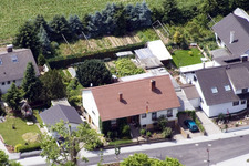 Rue de la gare à Winden dans le département Rhénanie-Palatinat, Allemagne vue du ciel