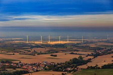 Vue aérienne de Parc éolien EnBW - éolienne avec 6 éoliennes à Freckenfeld dans le département Rhénanie-Palatinat, Allemagne