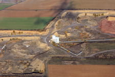 Vue aérienne de Carrière Hardheim-Schweinberg de Schotterwerke Hohenlohe-Bauland GmbH & Co. KG à le quartier Schweinberg in Hardheim dans le département Bade-Wurtemberg, Allemagne