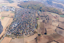 Vue aérienne de Waldbüttelbrunn dans le département Bavière, Allemagne