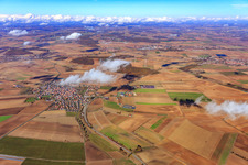 Vue aérienne de Vue du village depuis le sud à le quartier Eßleben in Werneck dans le département Bavière, Allemagne