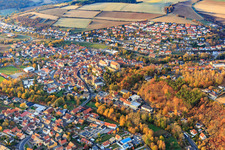 Vue aérienne de Château Arnstein Main Spessart à Arnstein dans le département Bavière, Allemagne