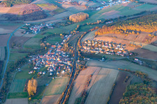 Vue aérienne de Quartier Reuchelheim in Arnstein dans le département Bavière, Allemagne