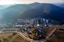 Vue aérienne de Clinique du Palatinat à Klingenmünster dans le département Rhénanie-Palatinat, Allemagne
