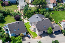 Vue aérienne de Klingbachstraße depuis l'est à Steinweiler dans le département Rhénanie-Palatinat, Allemagne