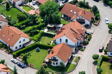 Klingbachstraße depuis l'est à Steinweiler dans le département Rhénanie-Palatinat, Allemagne d'en haut