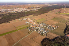 Quartier Hayna in Herxheim bei Landau dans le département Rhénanie-Palatinat, Allemagne du point de vue du drone