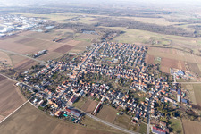 Vue aérienne de Du sud à le quartier Ottersheim in Ottersheim bei Landau dans le département Rhénanie-Palatinat, Allemagne