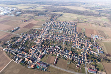 Vue aérienne de Du sud à le quartier Ottersheim in Ottersheim bei Landau dans le département Rhénanie-Palatinat, Allemagne