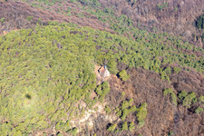Vue aérienne de Chapelle du Wetterkreuzberg à Maikammer dans le département Rhénanie-Palatinat, Allemagne