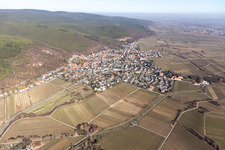 Vue aérienne de Quartier Königsbach in Neustadt an der Weinstraße dans le département Rhénanie-Palatinat, Allemagne