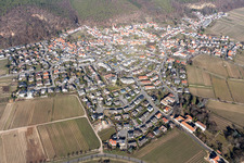 Vue aérienne de Quartier Königsbach in Neustadt an der Weinstraße dans le département Rhénanie-Palatinat, Allemagne