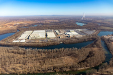 Vue aérienne de Complexe immobilier et terrain du centre logistique mondial Daimler AG sur l'île de Grün à Germersheim dans le département Rhénanie-Palatinat, Allemagne