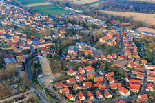 Photographie aérienne de Au Hausberg et au gymnase et à la salle des fêtes Hördt à Hördt dans le département Rhénanie-Palatinat, Allemagne
