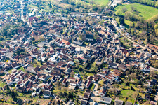 Enregistrement par drone de Quartier Billigheim in Billigheim-Ingenheim dans le département Rhénanie-Palatinat, Allemagne