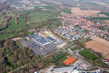 Vue aérienne de Parc de la mode Röther à Rohrbach dans le département Rhénanie-Palatinat, Allemagne