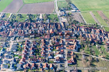 Vue d'oiseau de Erlenbach bei Kandel dans le département Rhénanie-Palatinat, Allemagne