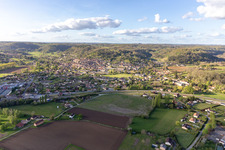 Vue aérienne de Saint-Cyprien dans le département Dordogne, France